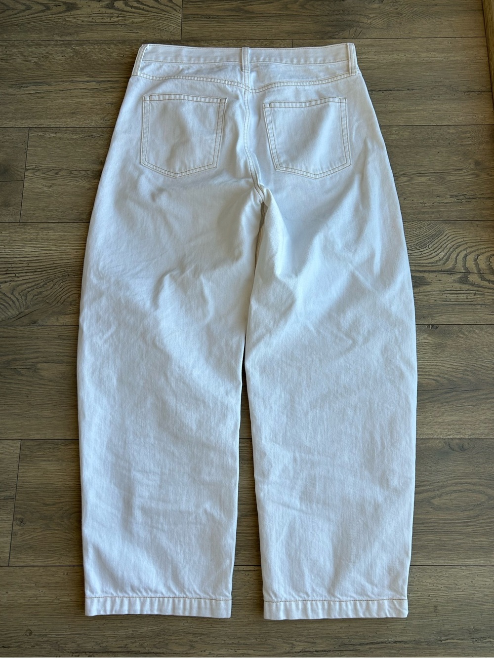 GAP Women’s White Relaxed Straight Jeans - Picture 8 of 10